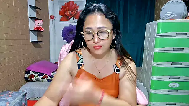 Ugly-Filipina live XXX chat