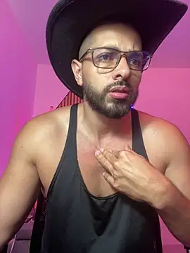 Show modela magnumchris na web-kameri