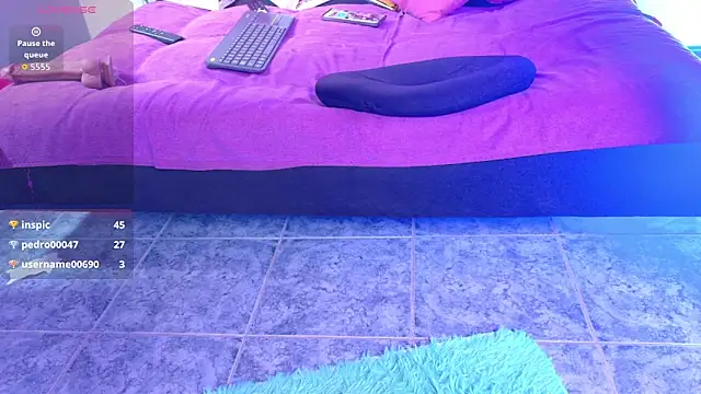 Chatroom XXX en direct de emiily_curly