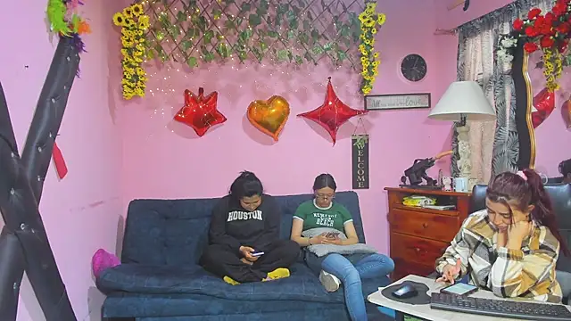 lesbiancuple live XXX chat