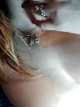 SWEETLUNA077's Live XXX Chat