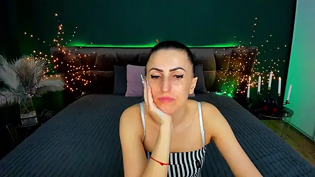 Rebecca_Diamond 即時 XXX 聊天