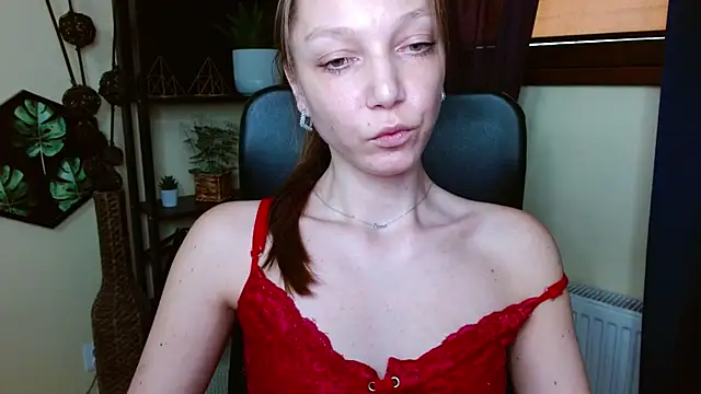 EmillyPlay 即時 XXX 聊天