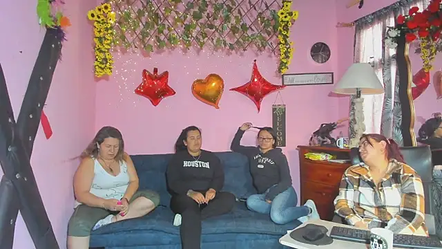 lesbiancuple 现场XXX聊天