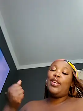 SWEETDOLLY29XX Adlı Modelin Canlı XXX Sohbeti