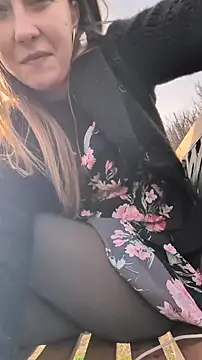 Risky_julia2330 Adlı Modelin Canlı XXX Sohbeti