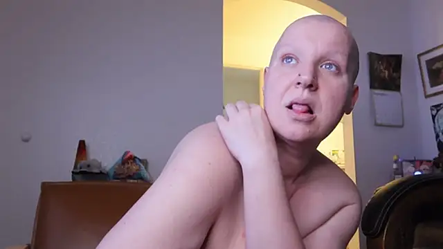 Pokazy przed kamerką – BellaBlueBBW