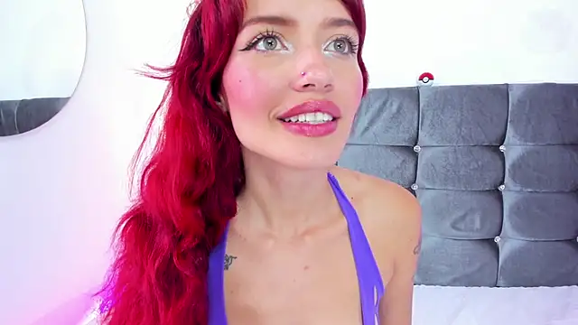 Cherry_Scarlet_n Webbikameraesitys