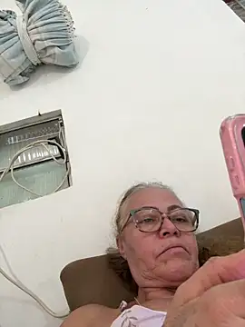 แชท XXX สดของ Granny6boys