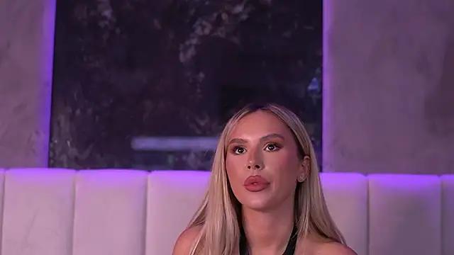 دردشة SelenaFrost الجنسية المباشرة