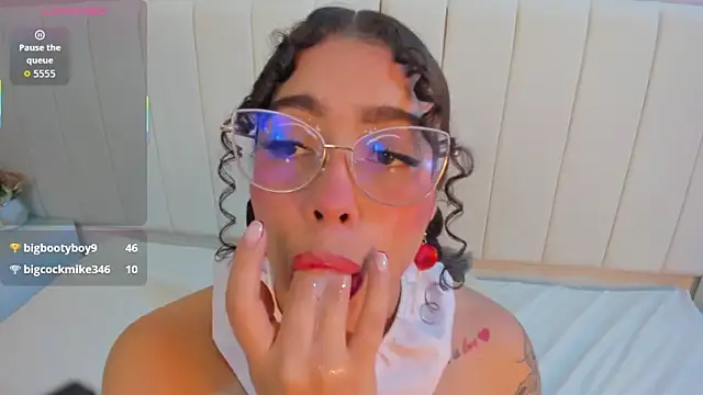 antonelllepiercee's Live XXX Chat