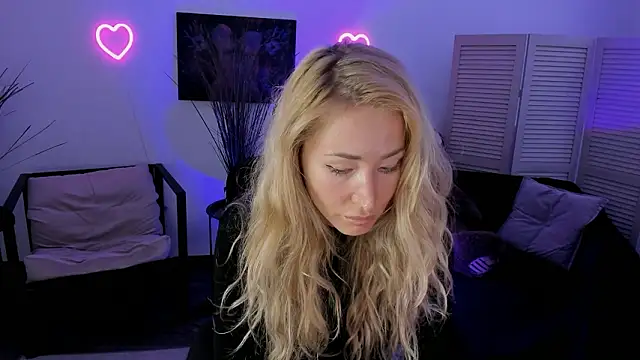 Chatroom XXX en direct de AstraMonroe