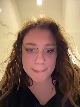 lucy-joy: απευθείας συνομιλία ΧΧΧ