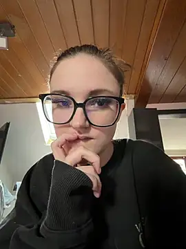 Chatroom XXX en direct de ViviLuu