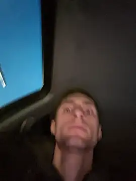 Darkfades: διαδικτυακό σόου στην κάμερα