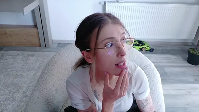 دردشة Deidi_sweet الجنسية المباشرة