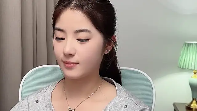 Nicole20266 现场XXX聊天