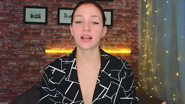 Fancymeee élő XXX-chatje