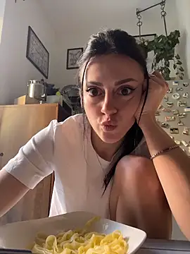 XXX chat uživo modela alibi_room