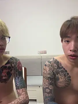 Chili-001's Live XXX Chat