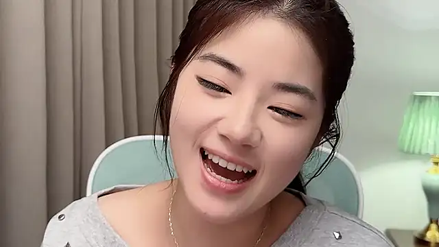 Nicole20266 现场XXX聊天