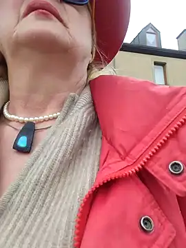 Hot-Muci Live XXX-Chat