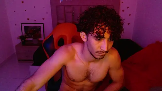 Caius_fox Adlı Modelin Canlı XXX Sohbeti