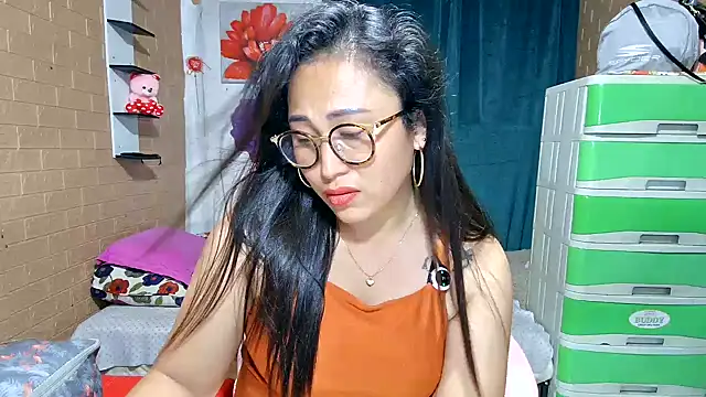 Ugly-Filipina 现场XXX聊天