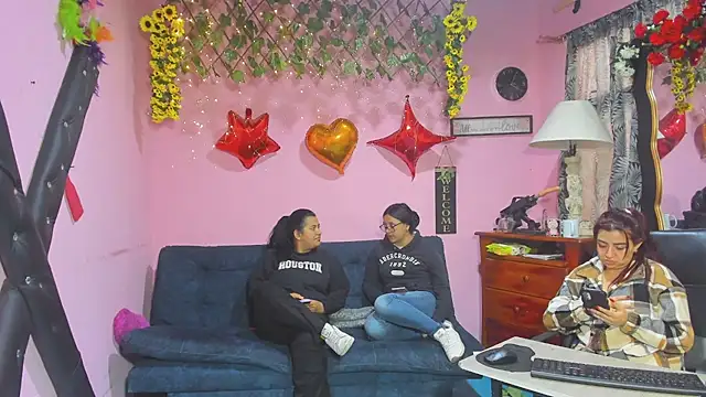 Chat +18 de lesbiancuple ao vivo