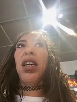 Czat XXX na żywo – Amani_thewolf