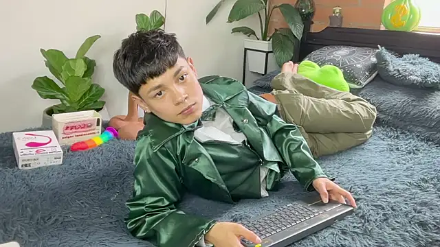 Andy_Belier23 网络视讯表演