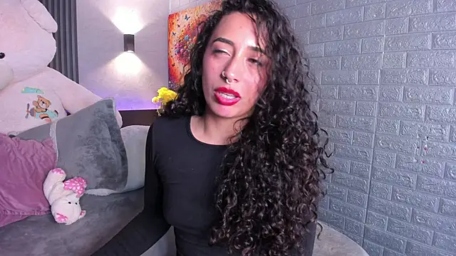 Magic_ivone live XXX chat