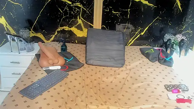 NahomyOwen Show Webcam