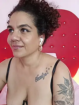 nicolette_rock Adlı Modelin Canlı XXX Sohbeti