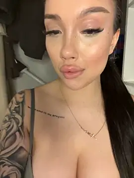 kiss_Lissa লাইভ XXX চ্যাট