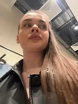 KristiRichn Live XXX chat