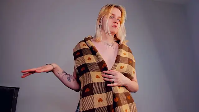 AveIinaStromain Chat XXX in diretta