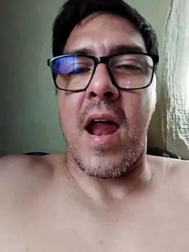 ALEXXXANDRO 现场XXX聊天