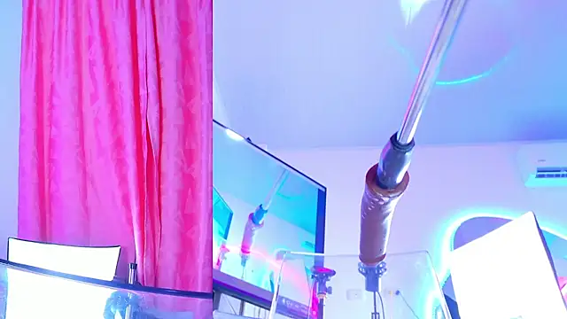 NathaxaLeans Chat XXX in diretta