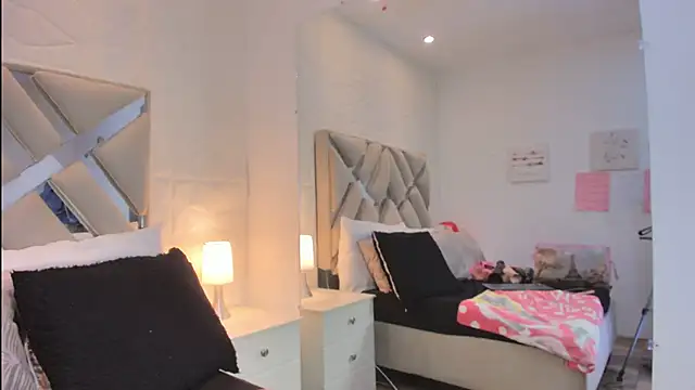 raquell_mooreのウェブカメラショー