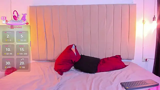 karina_foxi's Live XXX Chat