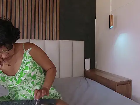 LaraSpark__'s Live XXX Chat