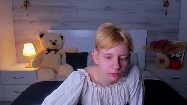 EloraBlu Chat XXX live