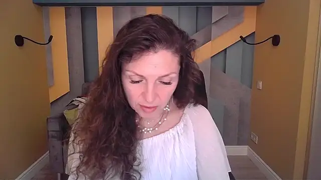 EllaLong élő XXX-chatje