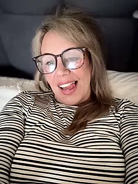 blondebitch2 Live XXX-Chat