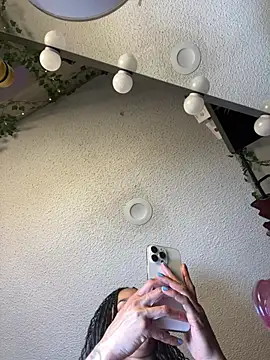 Pokazy przed kamerką – Shuggabutt