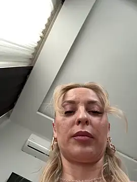 Chat +18 de VikaBunny1 ao vivo