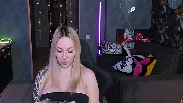 دردشة Blckmirrorr الجنسية المباشرة