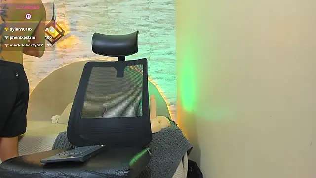 Aron_Bolt Live XXX Chat