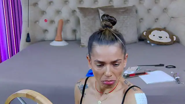 PlayfulShow: απευθείας συνομιλία ΧΧΧ